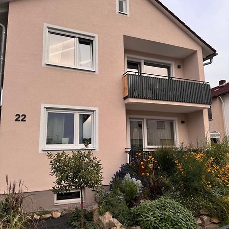 Helle Und Gemuetliche Ferienwohnung In Lorsch Esterno foto