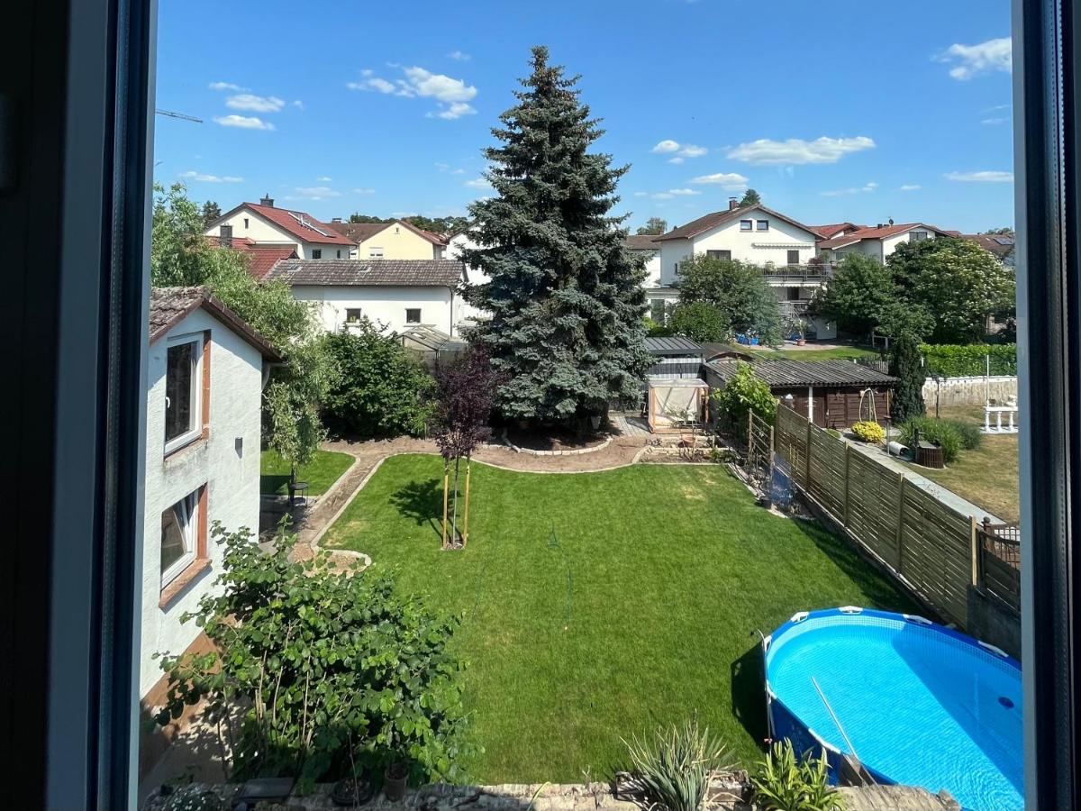 Helle Und Gemuetliche Ferienwohnung In Lorsch Esterno foto