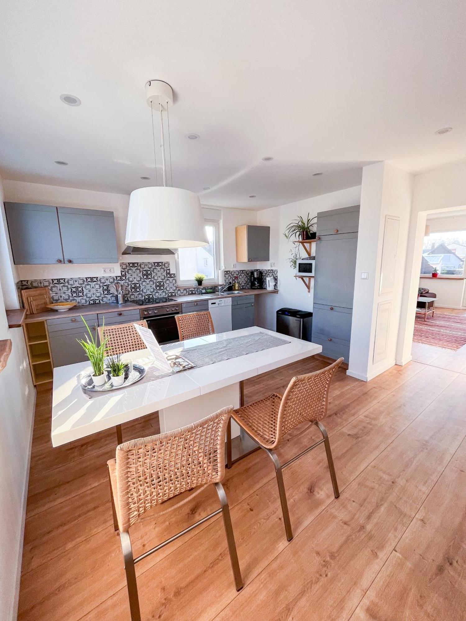 Helle Und Gemuetliche Ferienwohnung In Lorsch Esterno foto