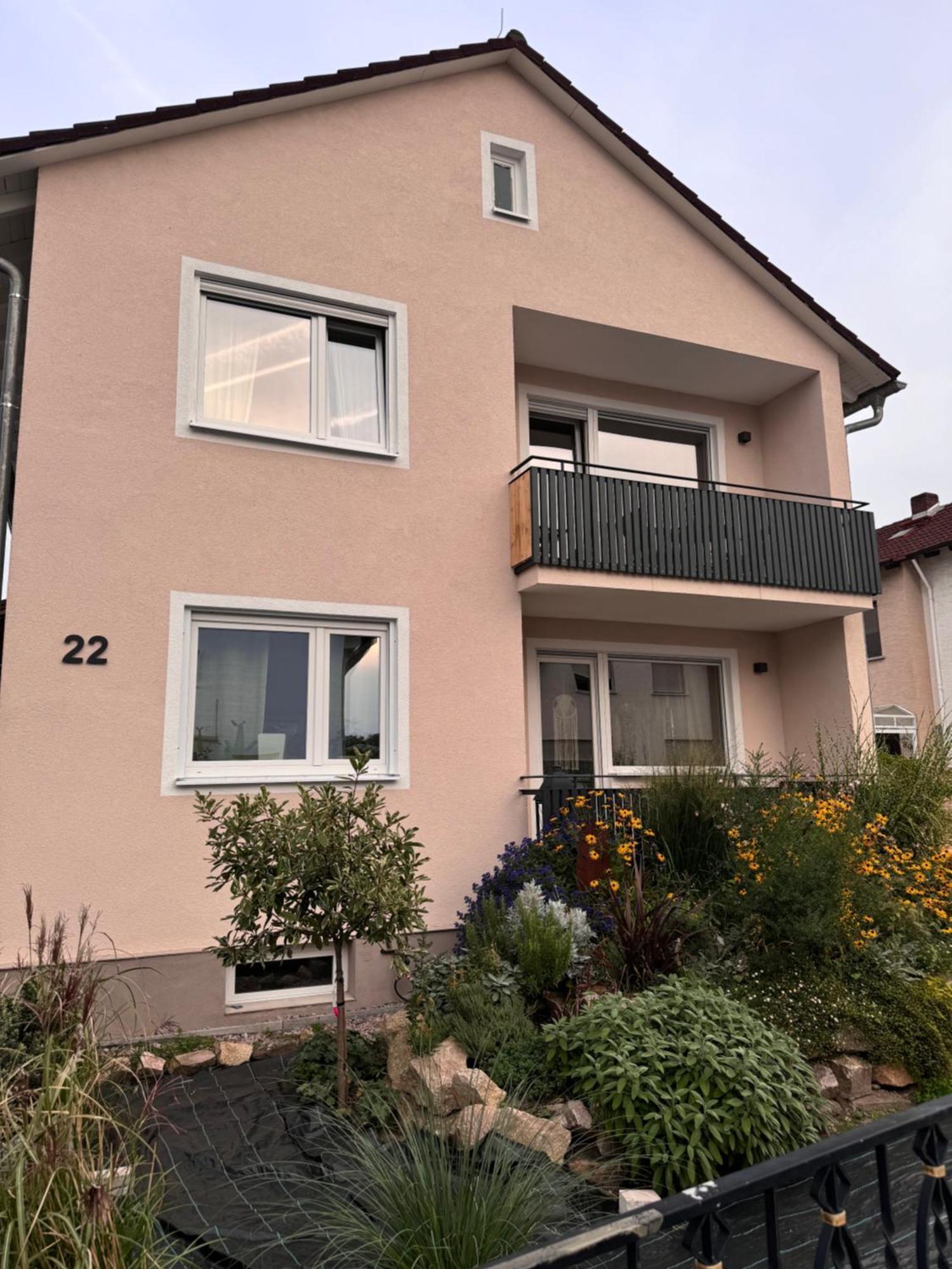 Helle Und Gemuetliche Ferienwohnung In Lorsch Esterno foto